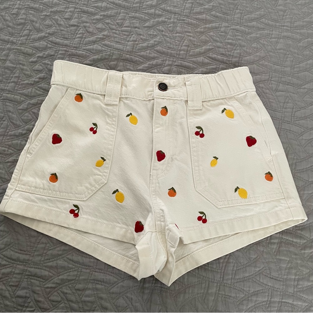 🌺 PacSun High Rise Embroidered Cream Denim Shorts 2” Inseam Women’s Size XS